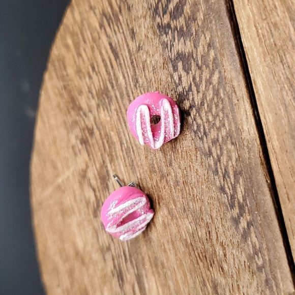 E210 - Picture 1 of 2